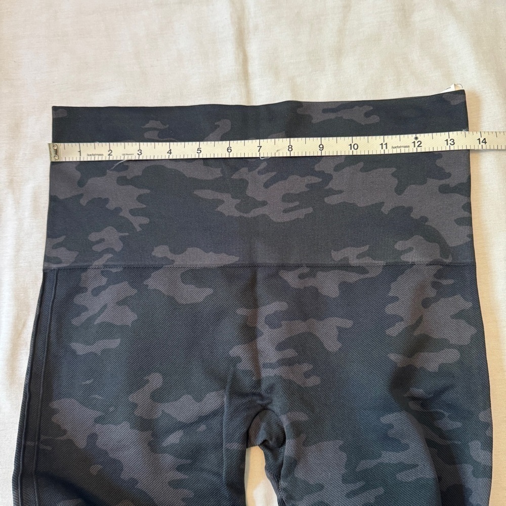 Spanx Large Look At Me Now Camo Seamless Leggings Camouflage - Picture 4 of 8